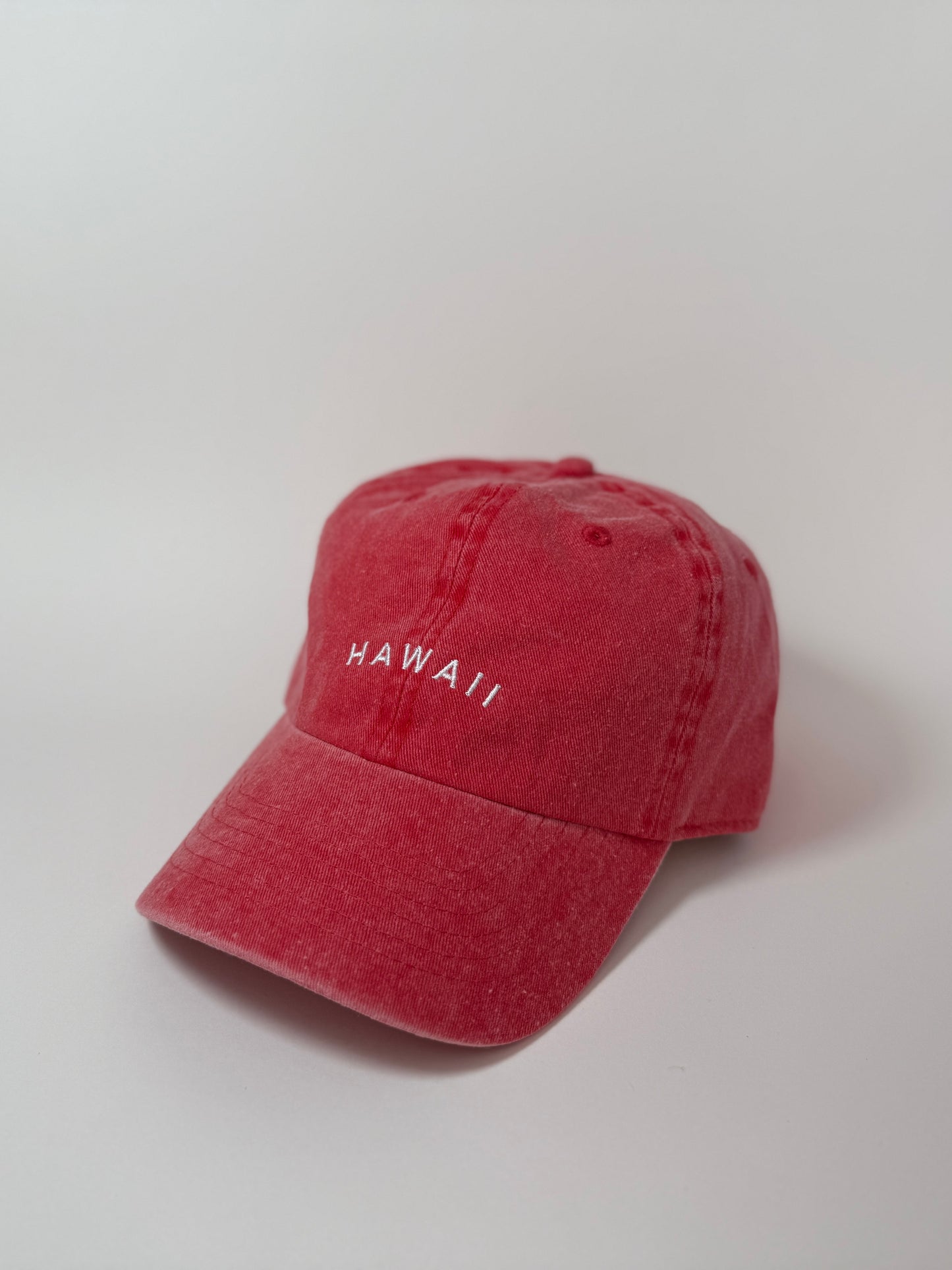 DAD CAP RED HAWAII
